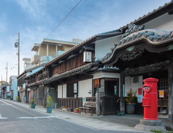 Hokkoku Road Komoro-Juku station