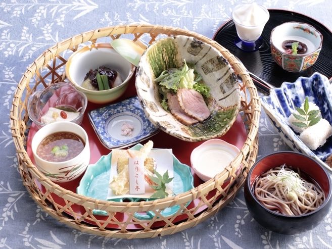 島崎藤村ゆかりの宿 中棚荘 はりこし亭