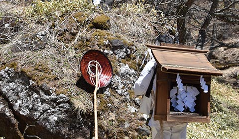 山岳信仰の遺構 イメージ